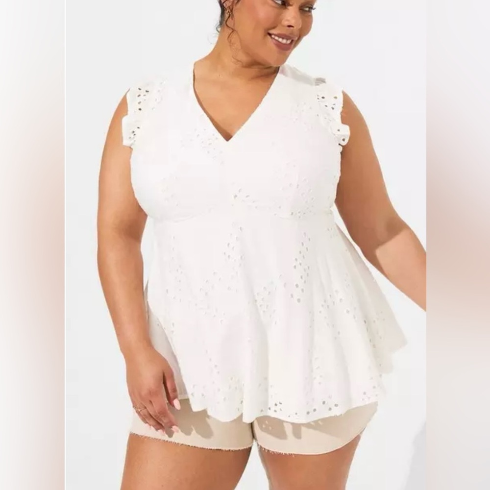 NWT Torrid White Eyelet ruffle sleeve babydoll Top size 5X
